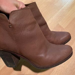 Nordstrom BP leather brown booties size 9.5W